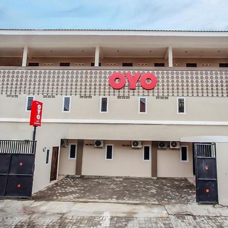 Super Oyo Capital O 134 Lg Residence Surabaya Exterior foto